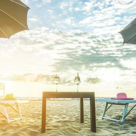 Hotel Vela D'Oro Ріміні Екстер'єр фото