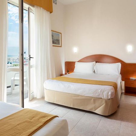 Hotel Vela D'Oro Ріміні Екстер'єр фото