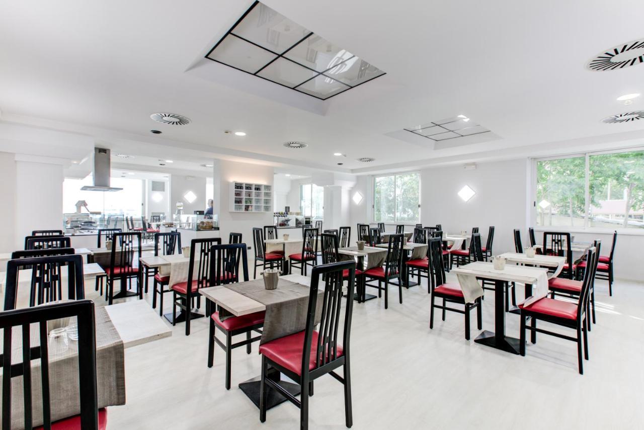 Hotel Vela D'Oro Ріміні Екстер'єр фото