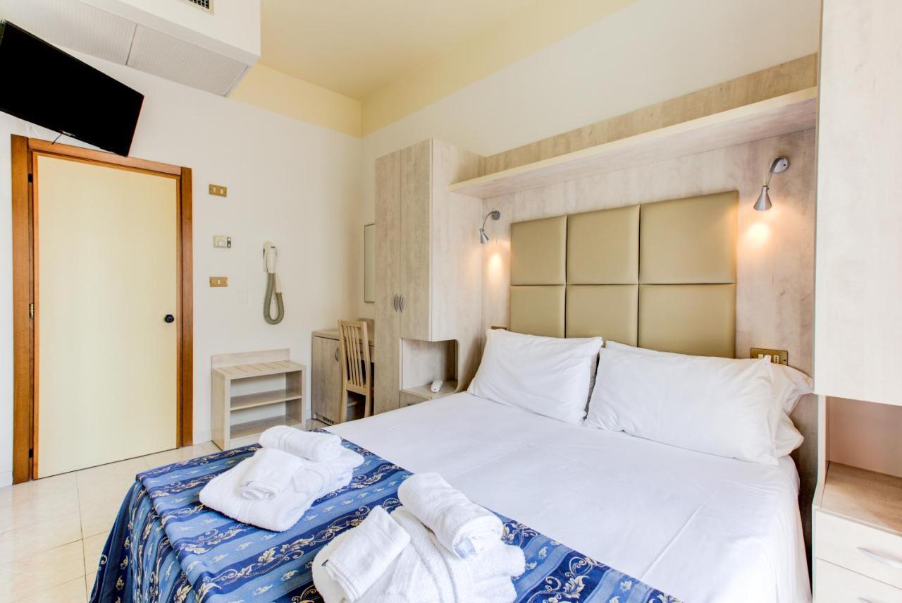 Hotel Vela D'Oro Ріміні Екстер'єр фото