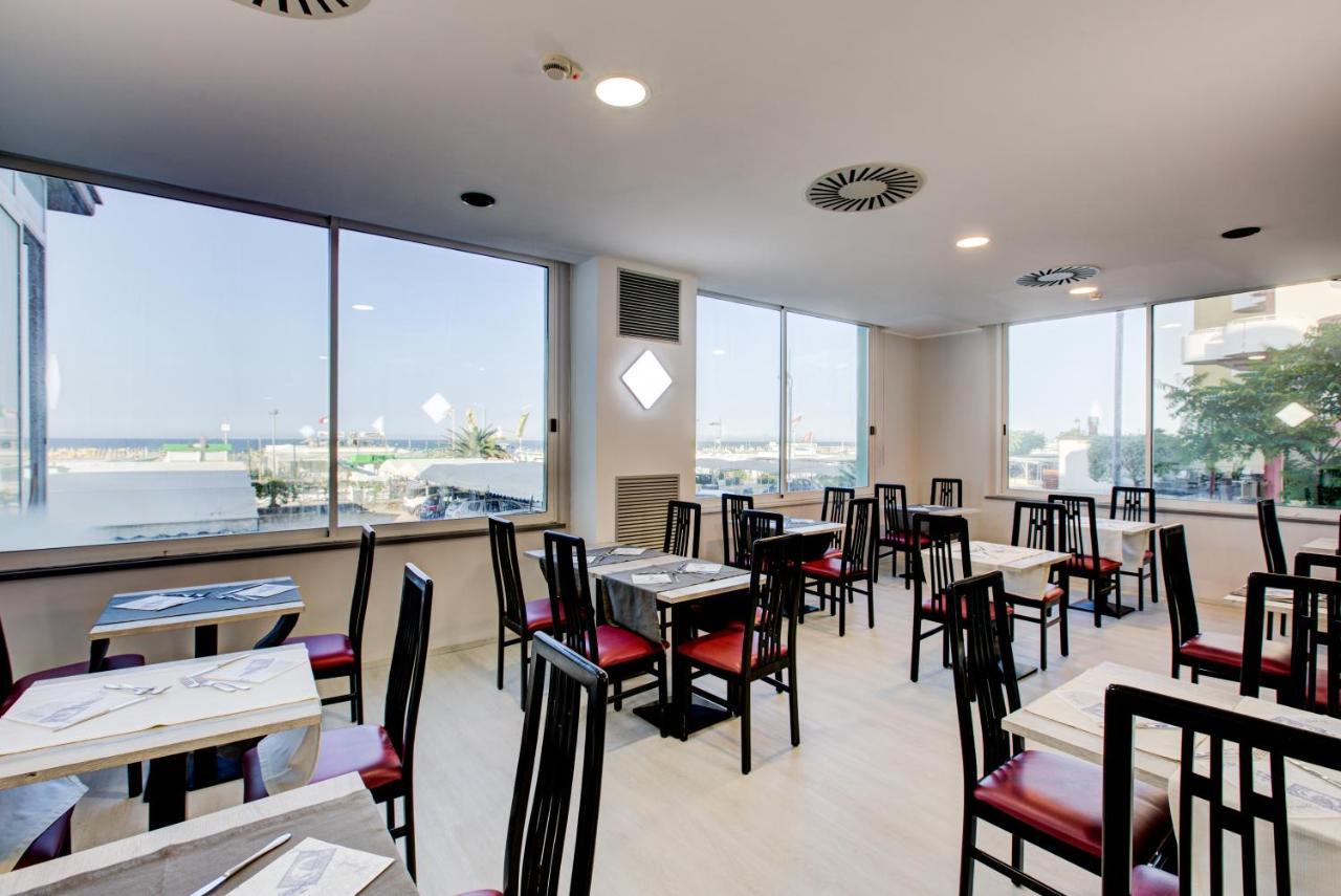 Hotel Vela D'Oro Ріміні Екстер'єр фото