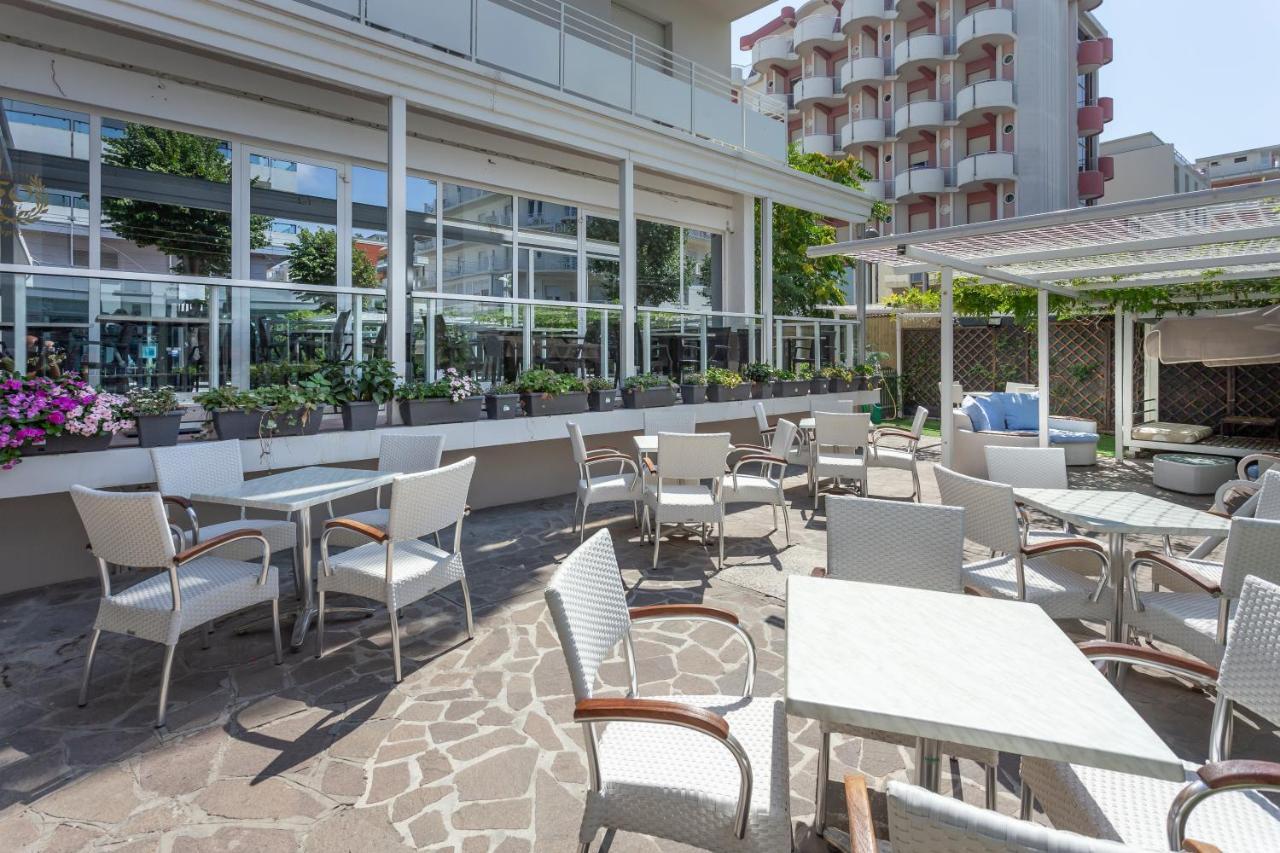 Hotel Vela D'Oro Ріміні Екстер'єр фото