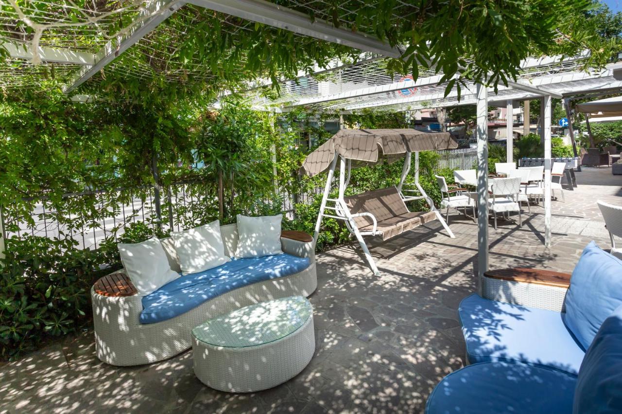 Hotel Vela D'Oro Ріміні Екстер'єр фото