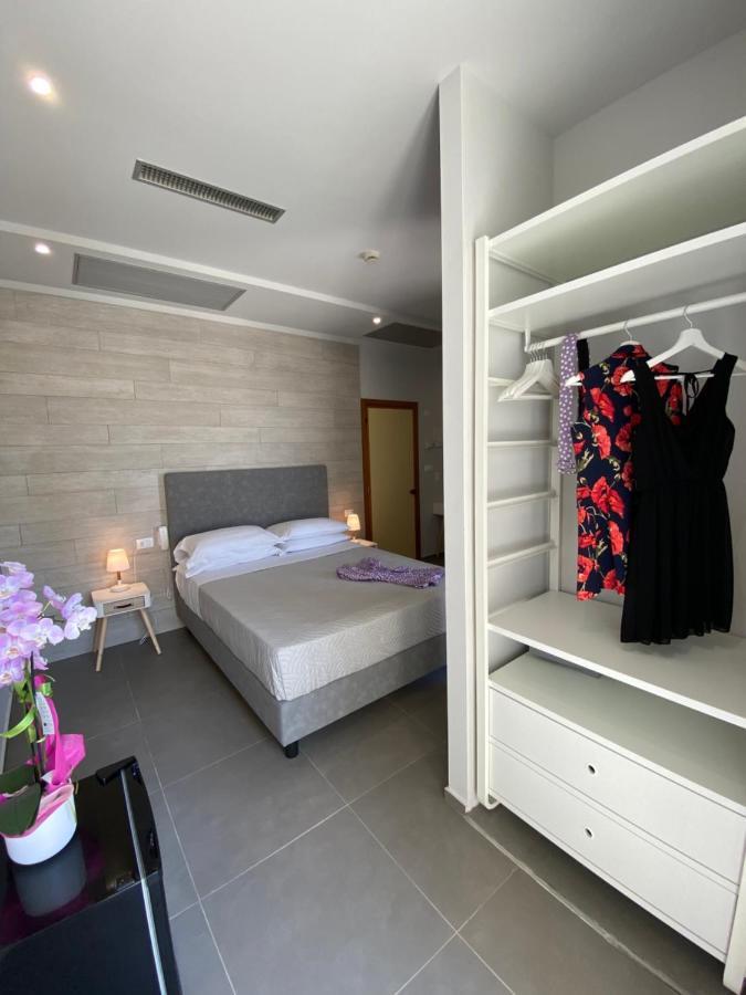 Hotel Vela D'Oro Ріміні Екстер'єр фото
